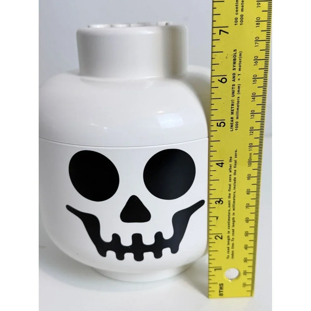 Lego White Skull Face Storage Container 2018 - Picture 5 of 6